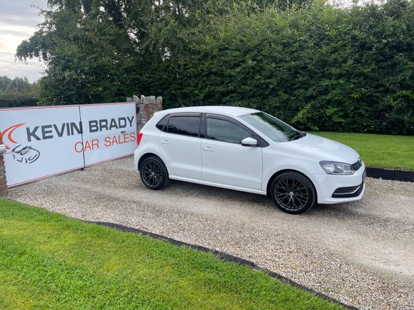 Volkswagen Polo Hatchback, Petrol, 2015, White