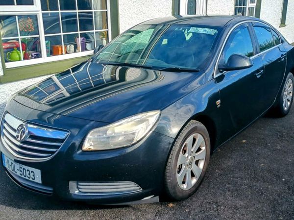 Vauxhall Insignia Hatchback, Diesel, 2011, Black