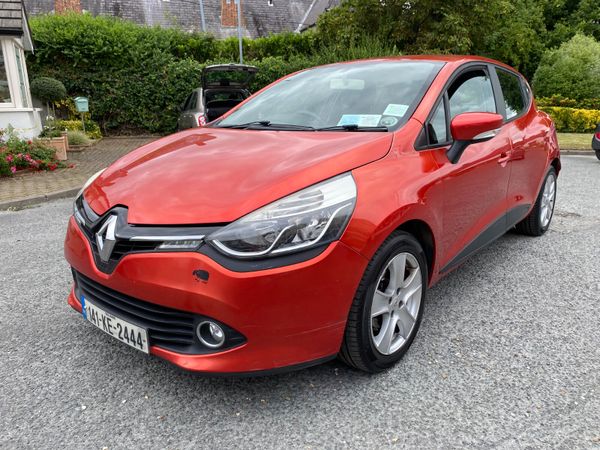 Renault Clio Hatchback, Petrol, 2014, Red