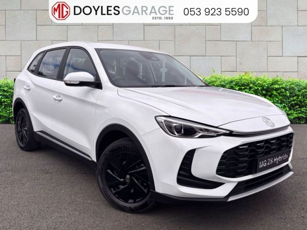 MG ZS SUV, Petrol Hybrid, 2025, White