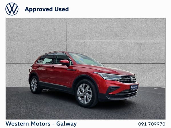 Volkswagen Tiguan SUV, Petrol, 2022, Red