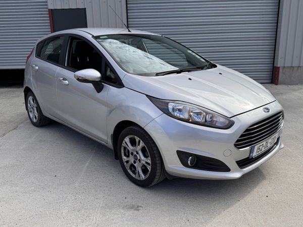 Ford Fiesta Hatchback, Petrol, 2015, Silver