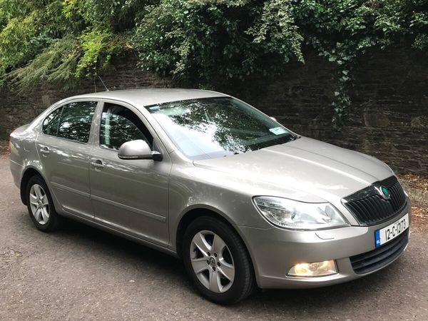 Skoda Octavia Hatchback, Diesel, 2012, Beige