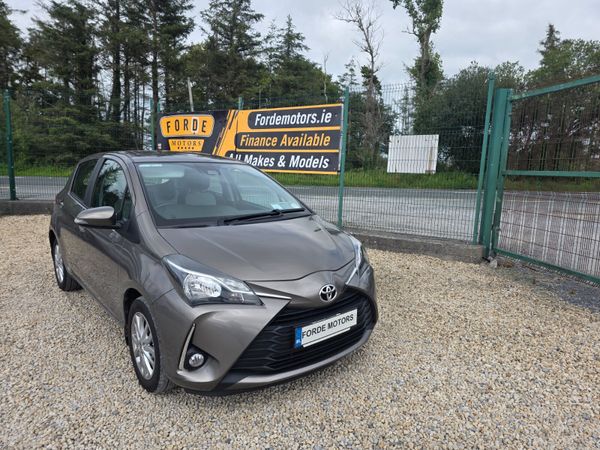 Toyota Yaris Hatchback, Petrol, 2017, Grey