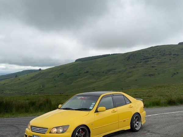 Toyota Altezza Saloon, Petrol, 1999, Gold