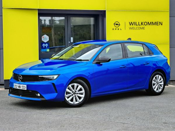 Opel Astra Hatchback, Petrol, 2025, Blue