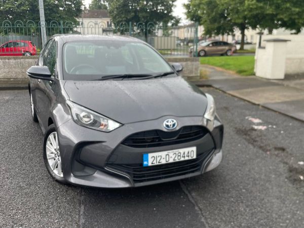 Toyota Yaris Cross Hatchback, Petrol Hybrid, 2021, Grey