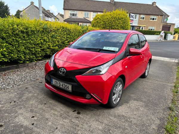 Toyota Aygo Hatchback, Petrol, 2017, Red