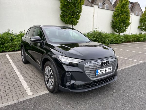 Audi e-tron Estate/Jeep, Electric, 2022, Black