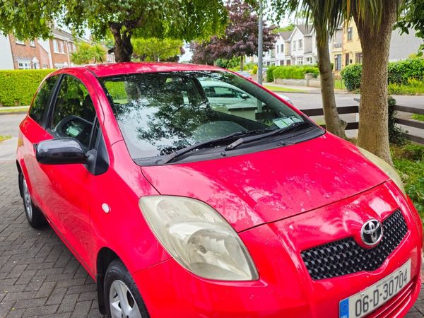 Toyota Yaris Hatchback, Petrol, 2006, Red