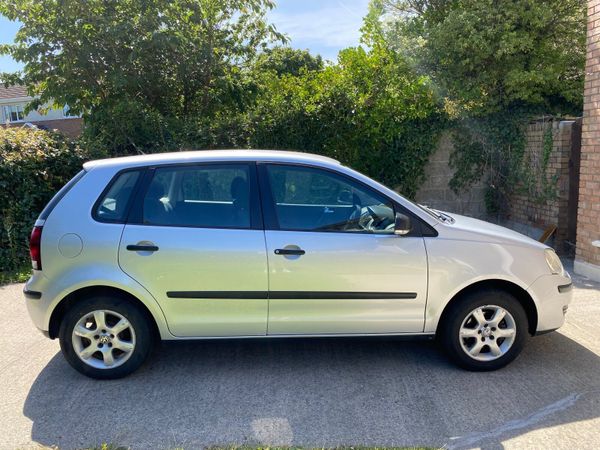 Volkswagen Polo Hatchback, Petrol, 2006, Silver