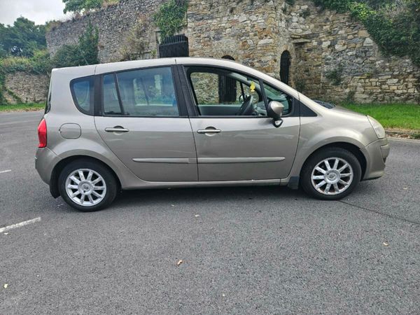 Renault Grand Modus MPV, Ethanol Petrol, 2010, Gold