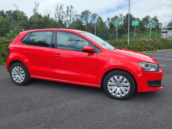 Volkswagen Polo Hatchback, Petrol, 2014, Red