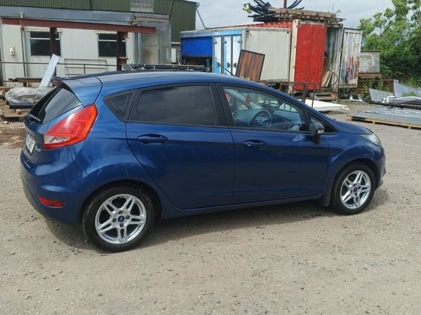 Ford Fiesta Hatchback, Petrol, 2009, Blue