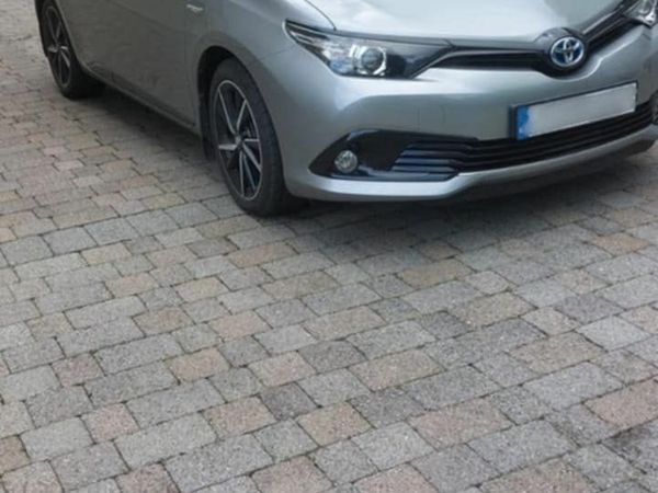 Toyota Auris Hatchback, Petrol Hybrid, 2017, Grey