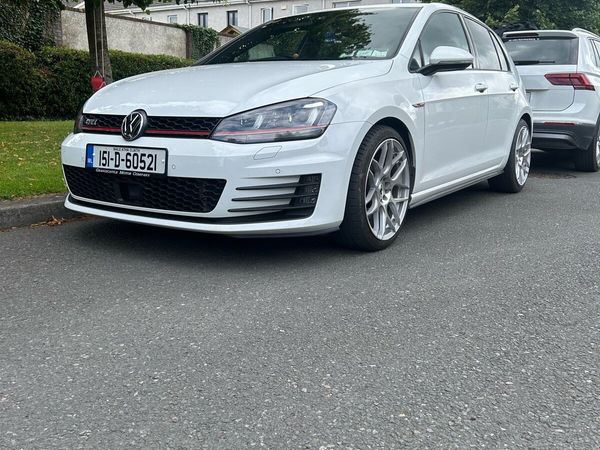 Volkswagen Golf Hatchback, Petrol, 2015, White