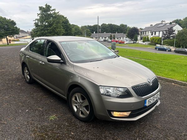 Skoda Octavia Saloon, Diesel, 2015, Beige