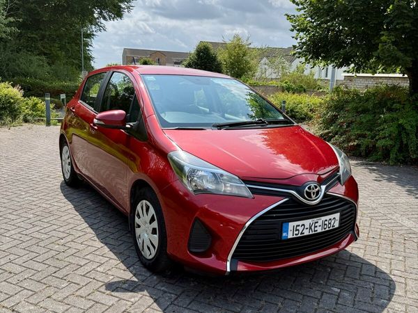 Toyota Yaris Hatchback, Petrol, 2015, Red