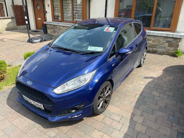 Ford Fiesta Hatchback, Petrol, 2016, Blue