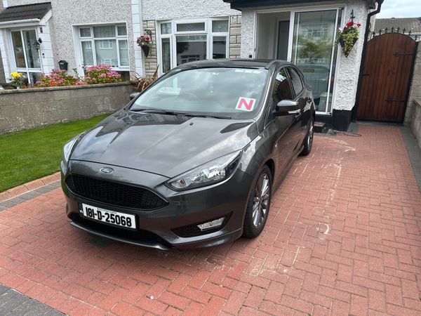 Ford Focus Hatchback, Petrol, 2018, Grey