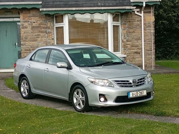 Toyota Corolla Saloon, Diesel, 2011, Silver