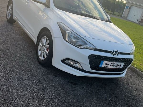 Hyundai i20 Hatchback, Diesel, 2018, White