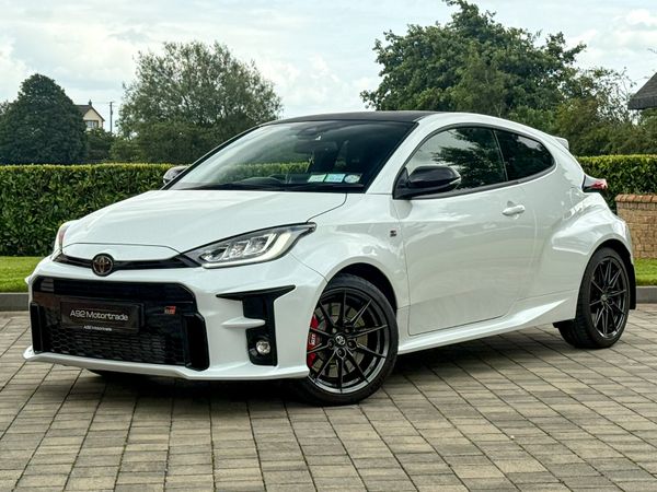 Toyota Yaris Hatchback, Petrol, 2021, White