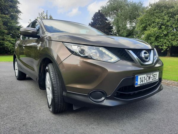 Nissan Qashqai Hatchback, Diesel, 2014, Brown