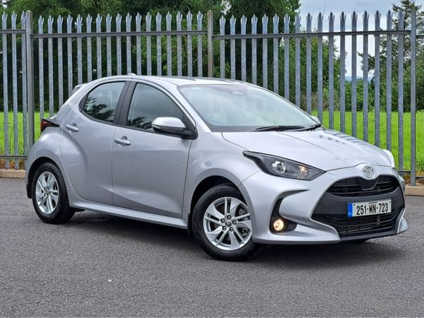 Toyota Yaris Hatchback, Petrol Hybrid, 2025, Grey