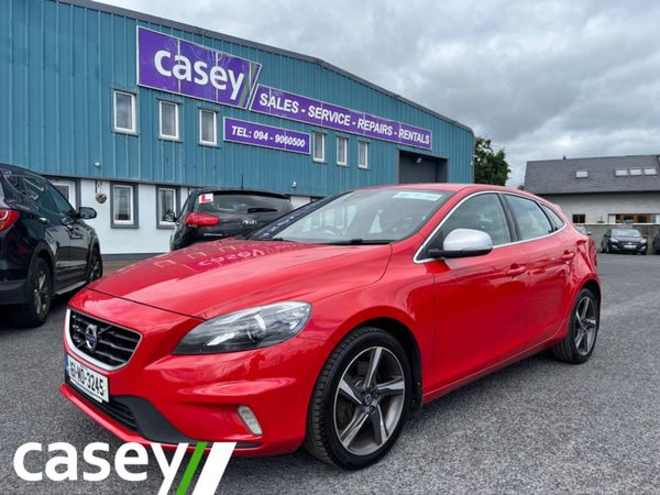 Volvo V40 Hatchback, Diesel, 2016, Red
