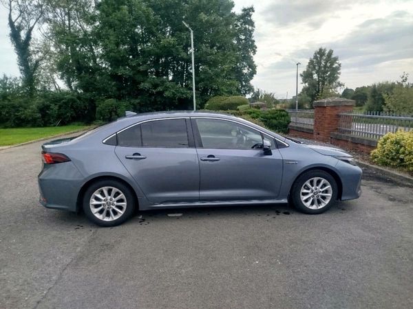Toyota Corolla Saloon, Petrol Hybrid, 2020, Grey