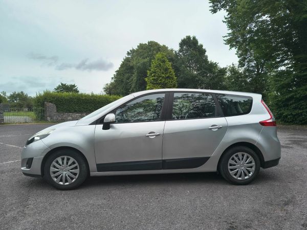 Renault Grand Scenic MPV, Diesel, 2010, Silver