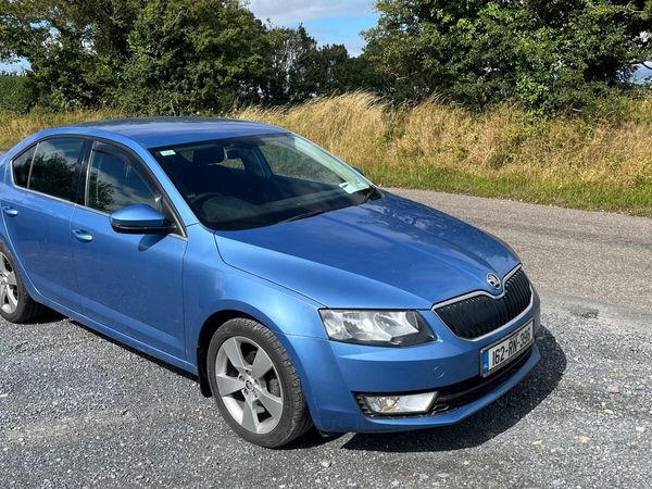Skoda Octavia Saloon, Diesel, 2016, Blue