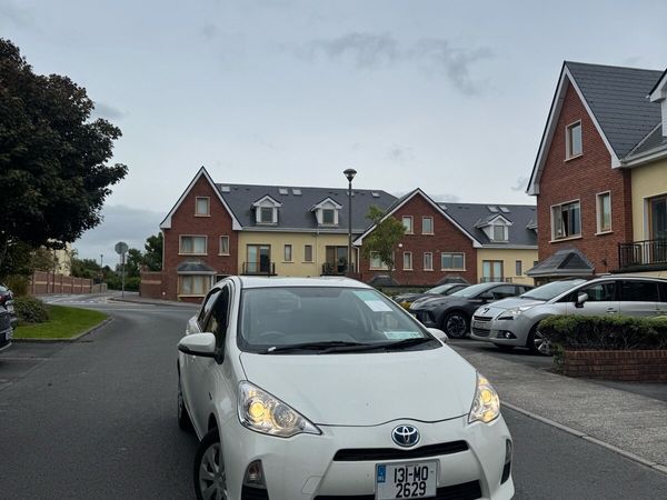 Toyota Aqua Hatchback, Petrol Hybrid, 2013, White