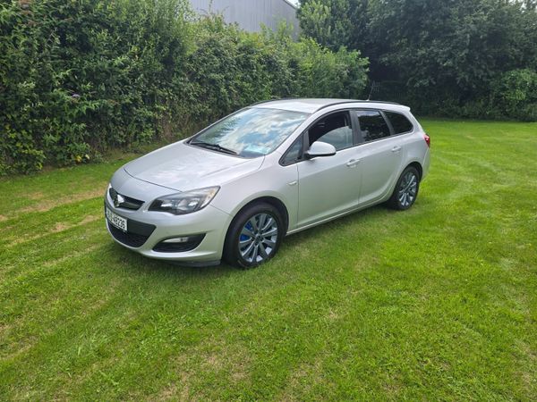Vauxhall Astra Estate, Diesel, 2015, Silver