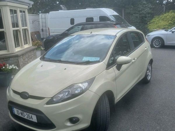Ford Fiesta Hatchback, Diesel, 2010, Gold
