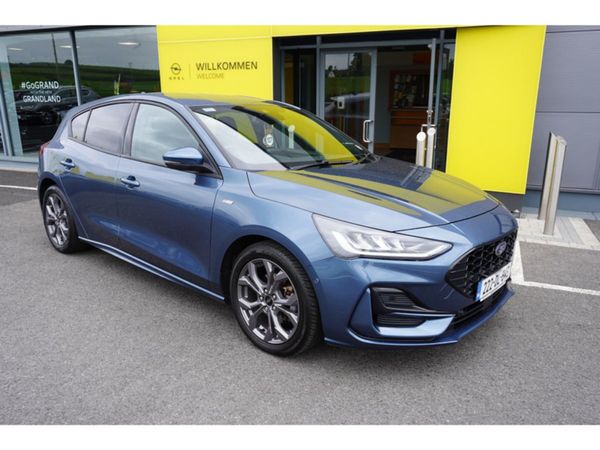Ford Focus Hatchback, Petrol, 2022, Blue