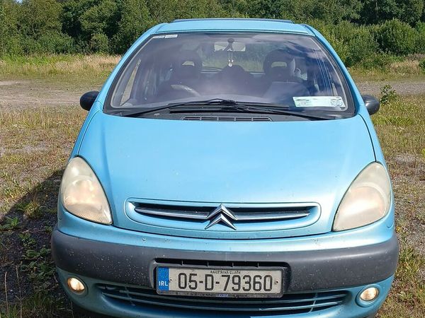 Citroen Xsara Estate, Petrol, 2005, Blue