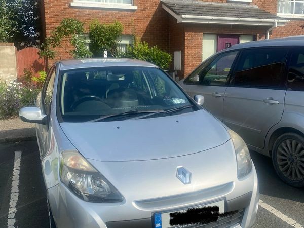 Renault Clio Hatchback, Diesel, 2011, Silver