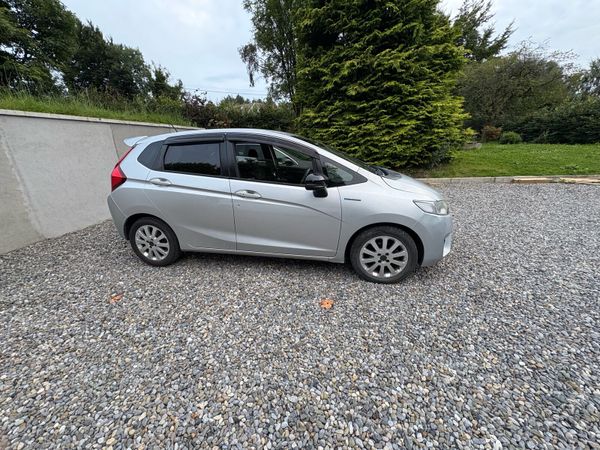 Honda Fit Hatchback, Petrol Hybrid, 2014, Silver