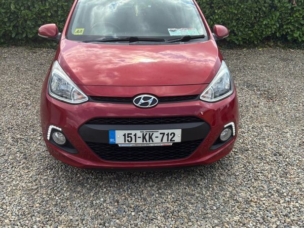 Hyundai i10 Hatchback, Petrol, 2015, Red