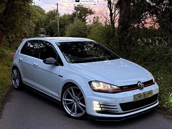 Volkswagen Golf Hatchback, Petrol, 2016, White