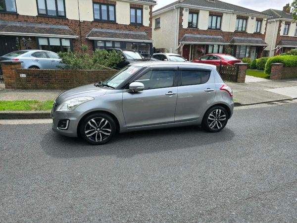 Suzuki Swift Hatchback, Petrol, 2014, Silver