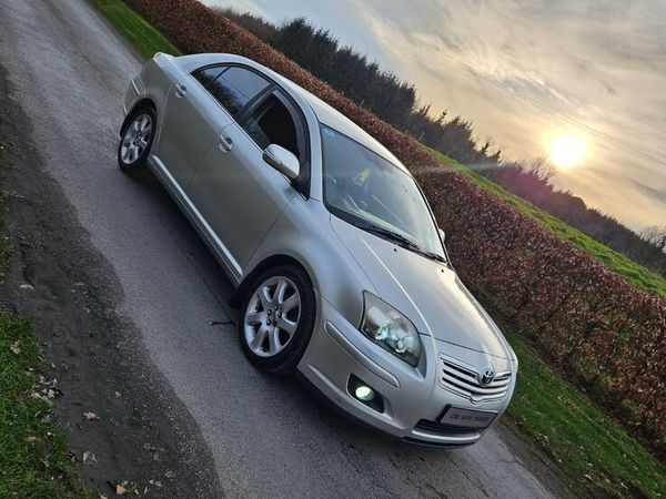 Toyota Avensis Hatchback, Diesel, 2008, Silver