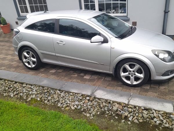 Opel Astra Hatchback, Diesel, 2009, Silver