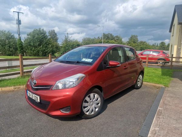 Toyota Yaris Hatchback, Petrol, 2013, Red