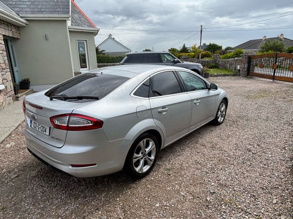 Ford Mondeo Hatchback, Diesel, 2013, Silver