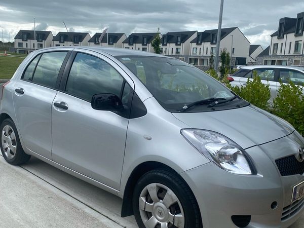 Toyota Yaris Hatchback, Petrol, 2008, Silver