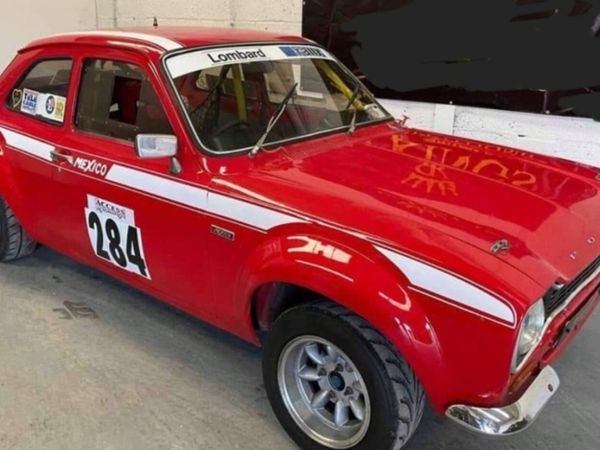 Ford Escort Saloon, Petrol, 1975, Blue