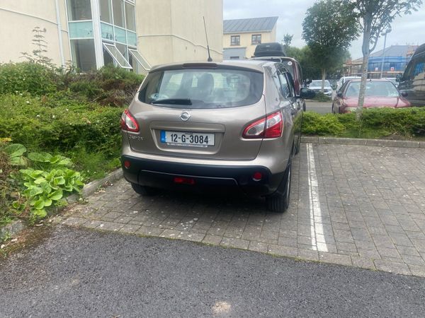 Nissan Qashqai Hatchback, Petrol, 2012, Brown